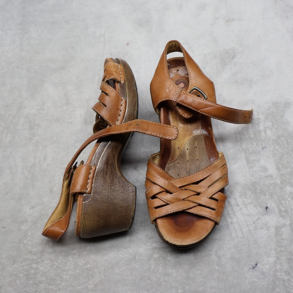 Clarks Women 5.5M Wedge Sandals Brown Leather Woven Boho Retro Open Toe Casual